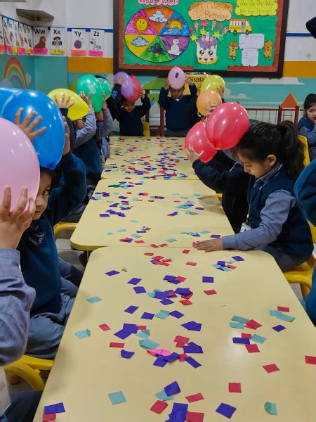 Static Electricity Balloon Experiment