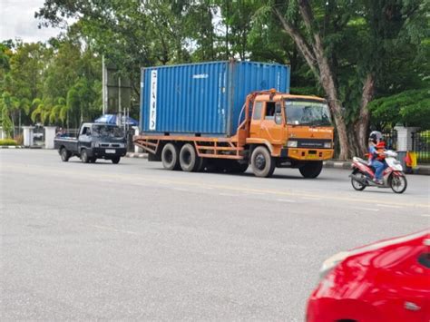 Pj Wali Kota Instruksikan Dishub Tertibkan Truk Kontainer Tanpa Twist