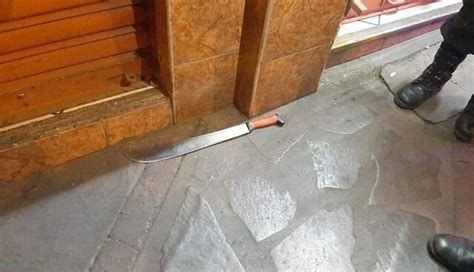 Arequipa Menores Armados Con Piedras Cuchillos Y Machete Destrozan