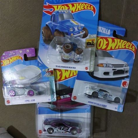 Combo Hot Wheels Nissan Skyline Godzilla Barbie Extra VW Baja Bug Nissan Skyline Legends