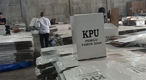 Ribuan Kotak Suara Pemilu Mulai Dirakit KPU Kota Probolinggo