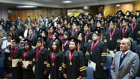 Bachilleres Se Graduaron En Emotiva Ceremonia Noticias Universidad