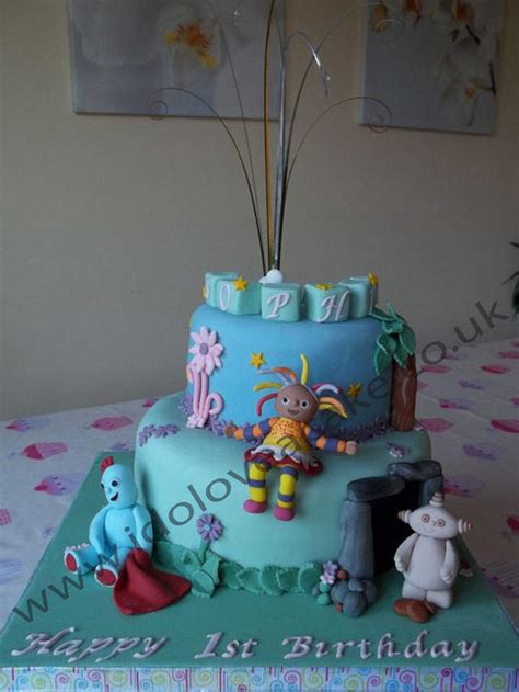 In the Night Garden Cake - Decorated Cake by IDoLoveaCake - CakesDecor