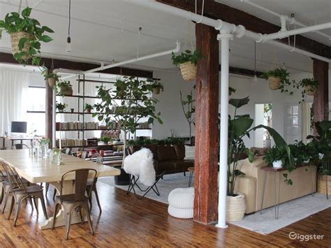 Artist's Sun-Filled Loft with Tons of Plants | Rent this location on ...