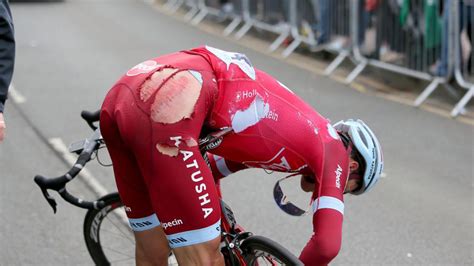 El Brutal Accidente Masivo De Ciclistas En El Tour De Yorkshire Infobae