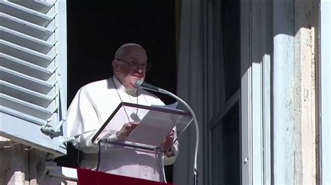 Pope Francis Says Priests Can Bless Same Sex Couples Nbc New York