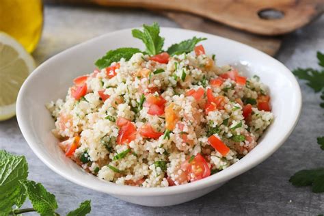 Tabbouleh la sabrosa ensalada tradicional árabe