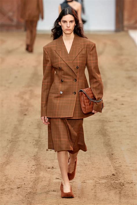 Stella McCartney FALL 2023 READY TO WEAR Bui Thuy