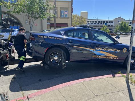 Oakland Deputy Injured Patrol Vehicles Damaged After Traffic Stop