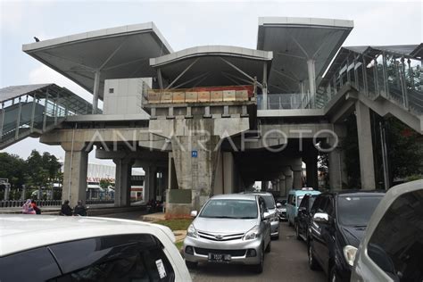 STASIUN LRT VELODROME JELANG BEROPERASI ANTARA Foto