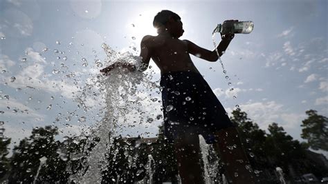 Pregnant Women Urged To Use Caution During Heatwave SABC News