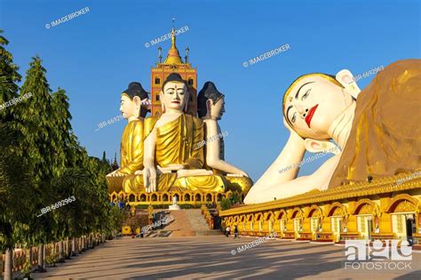 Huge Sitting And Reclining Buddhas Ko Yin Lay Pagoda Pupawadoy