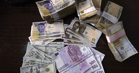 Nigeria push for new currency notes creates crisis | Africanews ...