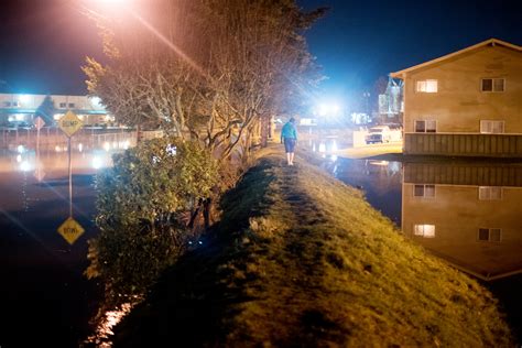 Rising Waters Force Apartment Evacuations In Chehalis The Daily Chronicle