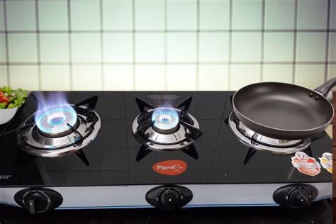 10 Best 3 Burner Gas Stoves In India 2024 For Your Kitchen