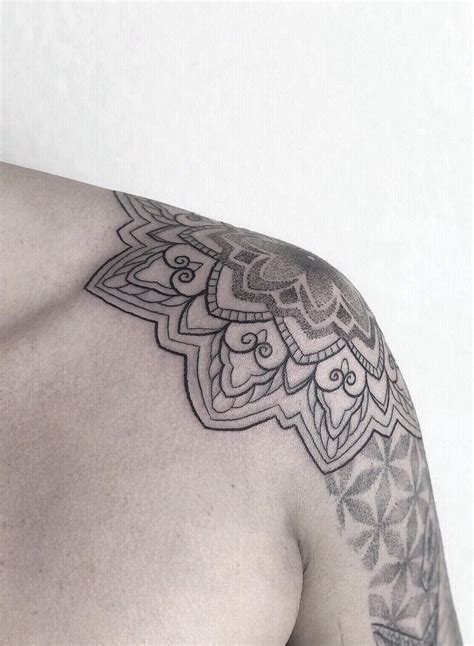 Shoulder Mandala Tattoo © Tattoo Artist Stasya Okami Mandala Tattoo