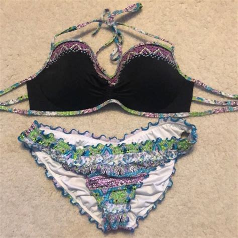 Victoria S Secret Swim Gently Worn Victorias Secret Bikini Set Poshmark