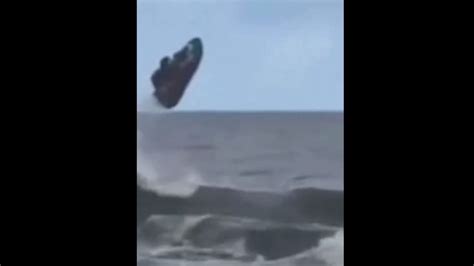 V Deo Veja Momento Em Que Piloto De Jet Ski Desaparece No Mar