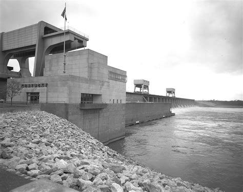 Industrial History: 1944 TVA 233netMW Kentucky Dam
