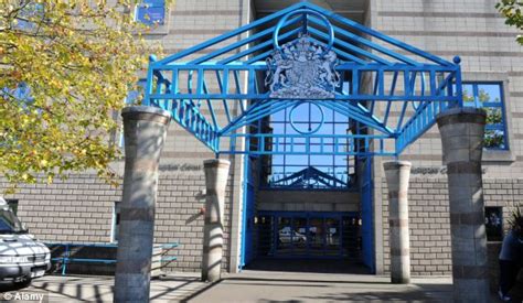 Married Nurse 52 Had Sex With Mentally Ill 16 Year Old Boy In Secure Unit Daily Mail Online