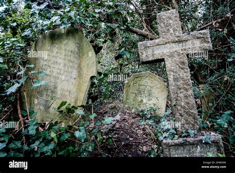 Nunhead Cemetery Hi Res Stock Photography And Images Alamy