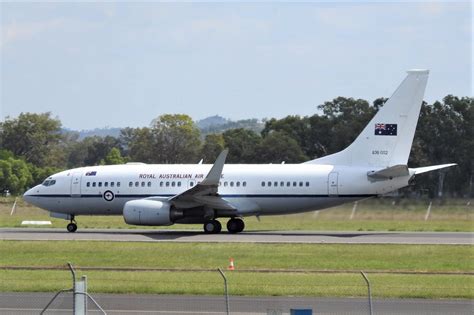 central queensland plane spotting  pair  royal australian air force