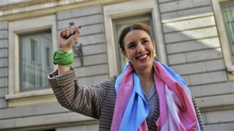 Las leyes trans y del aborto llegan al BOE y entrarán en vigor este