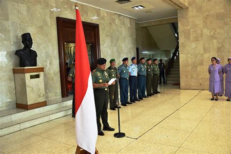 Panglima TNI Sikapi Perkembangan Situasi Dengan Cermat Dan Teliti