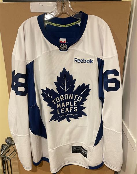 Maple Leafs practice jersey : r/hockeyjerseys