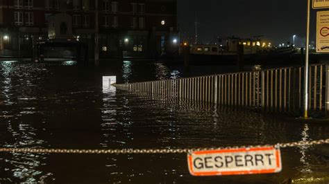 Sturmflutwarnung Warnung für Nordseeküste aufgehoben Sturmflut in