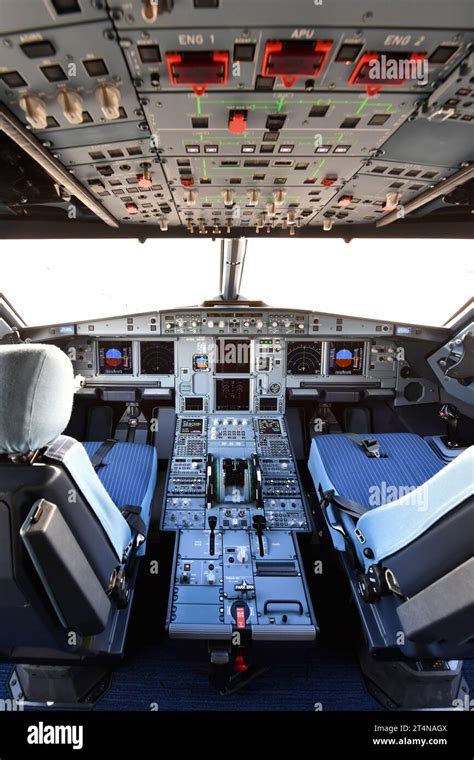 The Cockpit Of Ana S First Airbus A Neo Ja A Unveiled At Haneda