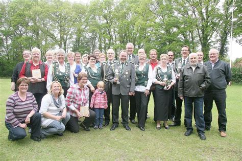 Neulander Sch Tzen Vergaben Plaketten Und Pokale General Anzeiger