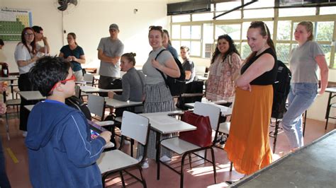 Alunos e Professores da Universidade de Massey Nova Zelândia visitam