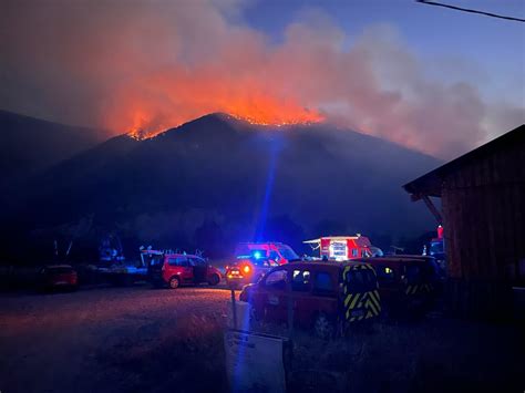 Incendie Vidéo Feu de Chanousse Hautes Alpes l incendie est fixé