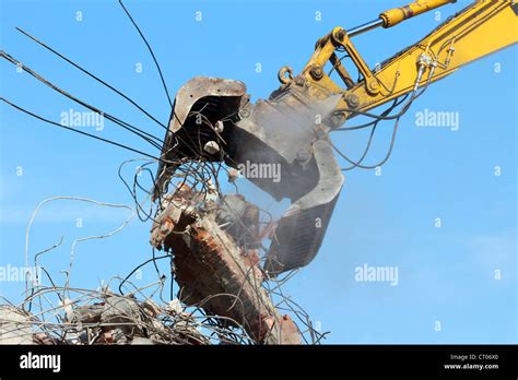 Demolition Crane Hi Res Stock Photography And Images Alamy