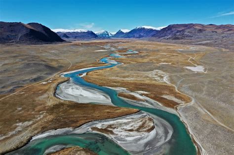 Free Photo | Aerial shot of Orkhon river in Mongolia