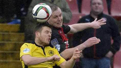 Cliftonville Fight Back To Draw At Crusaders Bbc Sport