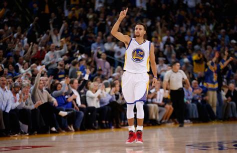 Steve Nash elogia evolução de Curry mas evita comparações Jordan