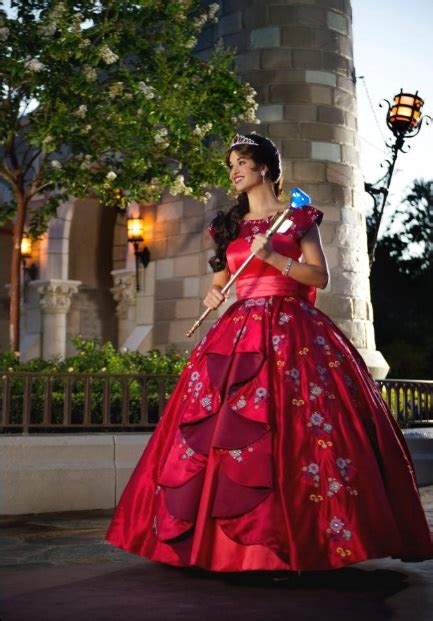 Disney World Da La Bienvenida A Elena De Avalor Princesa Latina Grupo Milenio