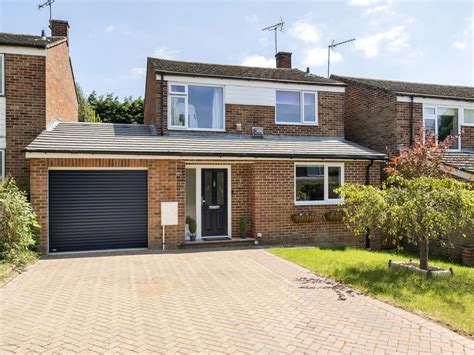 3 Bed Link Detached House For Sale In Holly Hedge Close Frimley