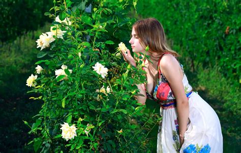 Wallpaper Cleavage Nature Model Awesome Brunette Gorgeous Photoshoot Posing For Mobile