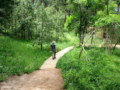 Hiking at Chautauqua Park - Obligatory Traveler