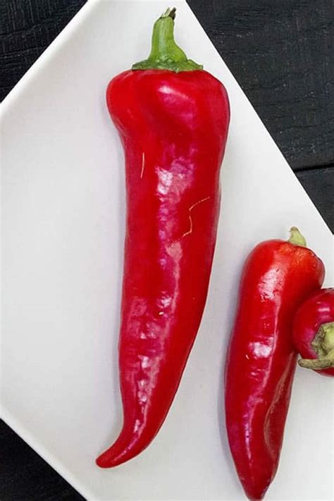 Carmen Italian Sweet Chili Peppers - Chili Pepper Madness