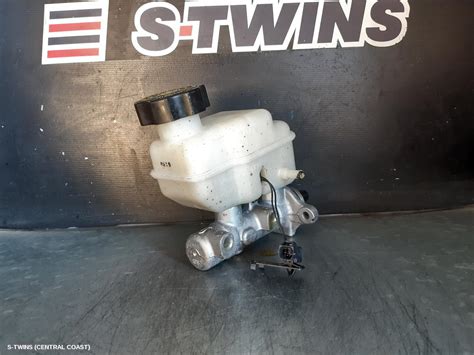 2008 Kia Sorento Master Cylinder Bl 02 03 09 09 210110 S TWINS SPARES