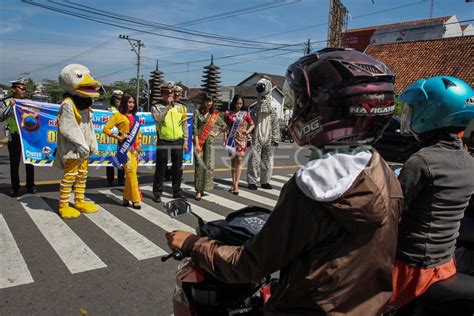 OPERASI SIMPATIK CANDI KARANGANYAR ANTARA Foto