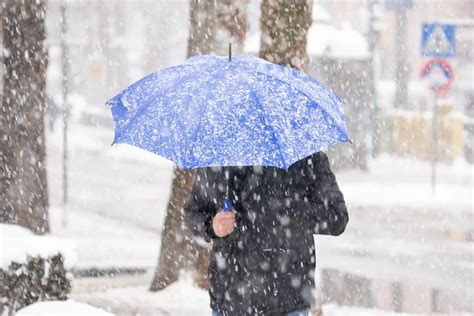 Ipma Coloca Tr S Distritos Sob Aviso Laranja Devido Queda De Neve