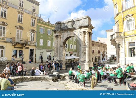 Arch Of The Sergii Pula Croatia Editorial Stock Image Image Of