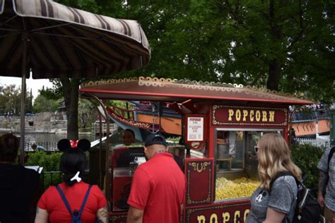 The Best Disneyland Popcorn Cart Food At Disneyland