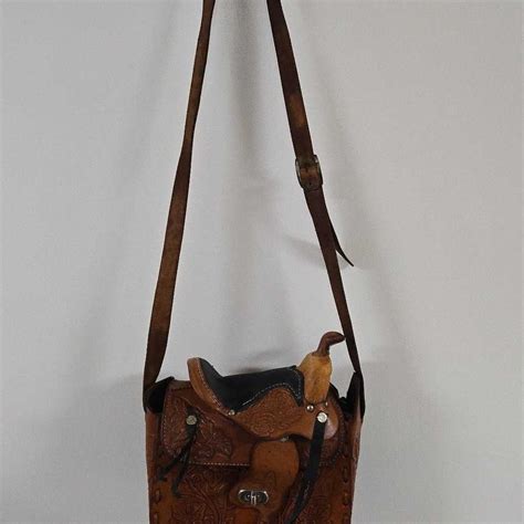 S Vintage Saddle Tooled Leather Shoulder Bag Uni Gem