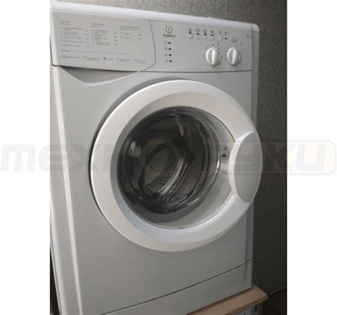 Продам б/у стиральную машину Indesit Wisl 103 в Салавате